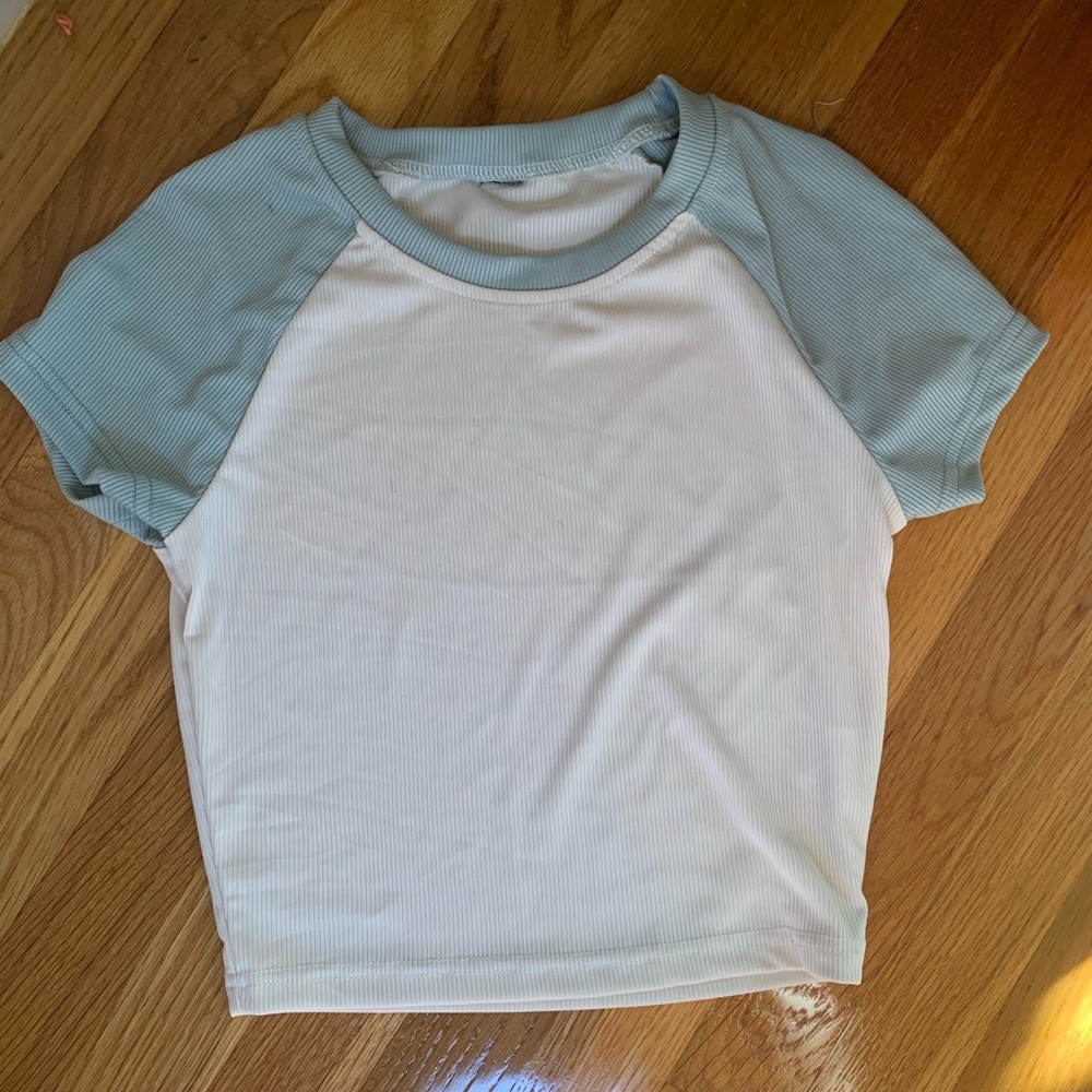 Cute cream baby tee - Size XS (2)